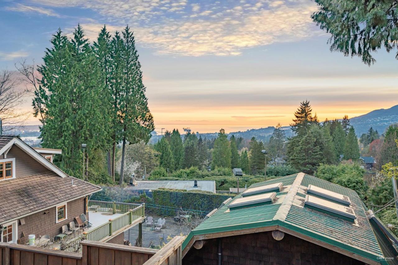 Cypress: Private Bedroom/Bathroom/Office, With Shared Pool, Hot Tub North Vancouver Exterior photo