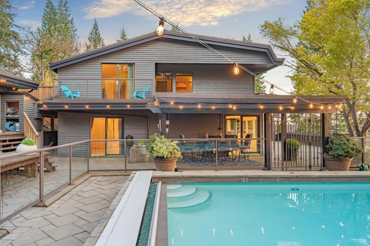 Cypress: Private Bedroom/Bathroom/Office, With Shared Pool, Hot Tub North Vancouver Exterior photo