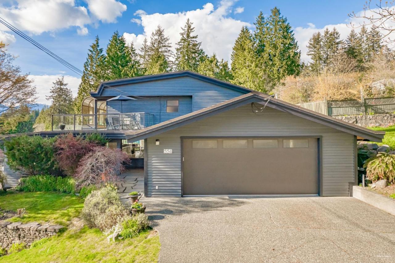 Cypress: Private Bedroom/Bathroom/Office, With Shared Pool, Hot Tub North Vancouver Exterior photo