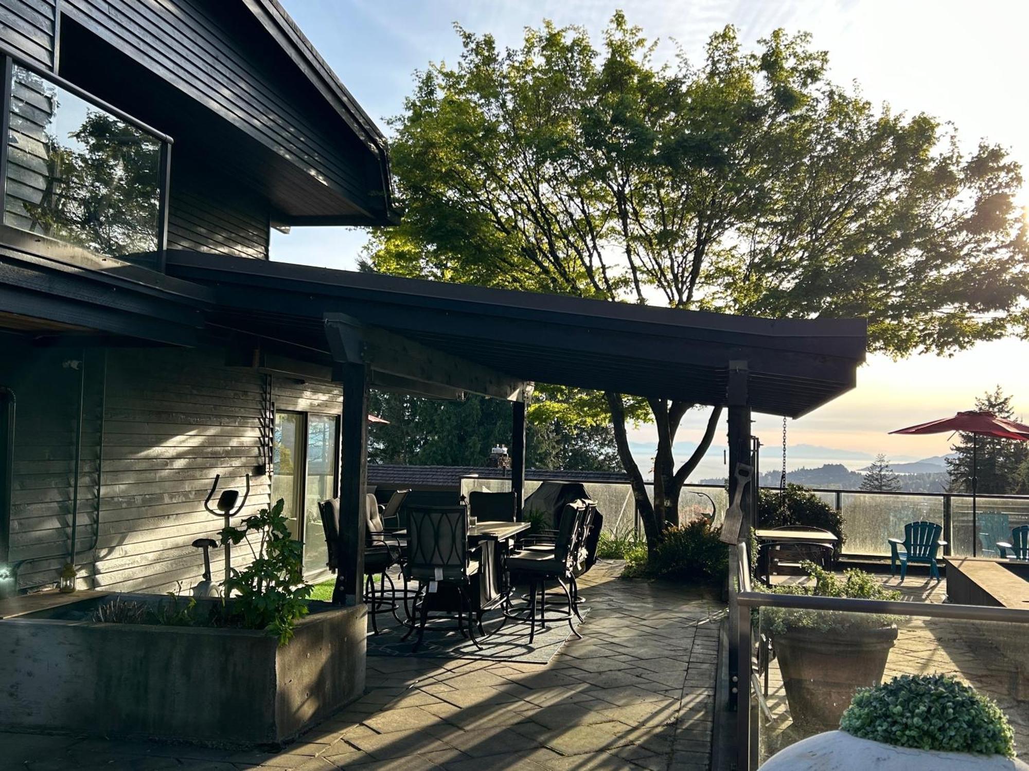 Cypress: Private Bedroom/Bathroom/Office, With Shared Pool, Hot Tub North Vancouver Exterior photo