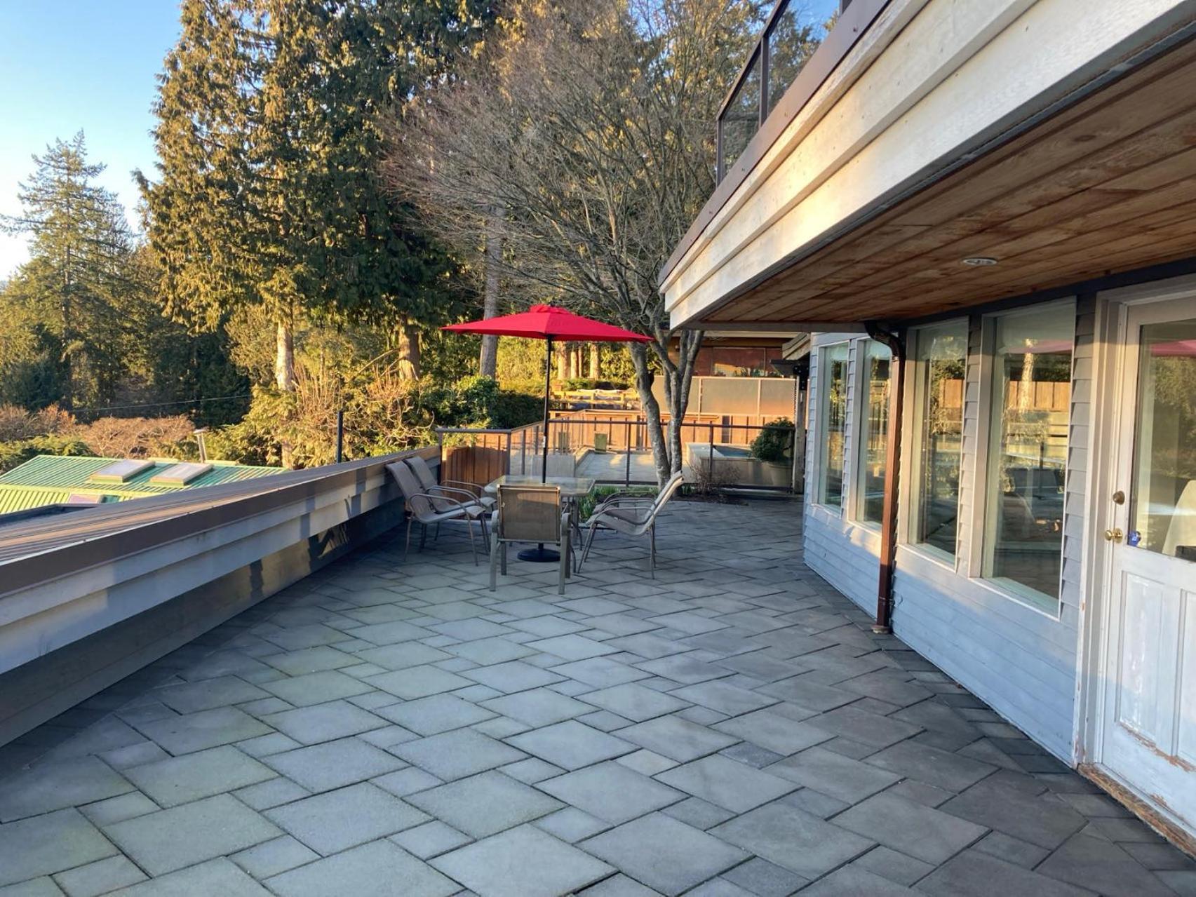 Cypress: Private Bedroom/Bathroom/Office, With Shared Pool, Hot Tub North Vancouver Exterior photo
