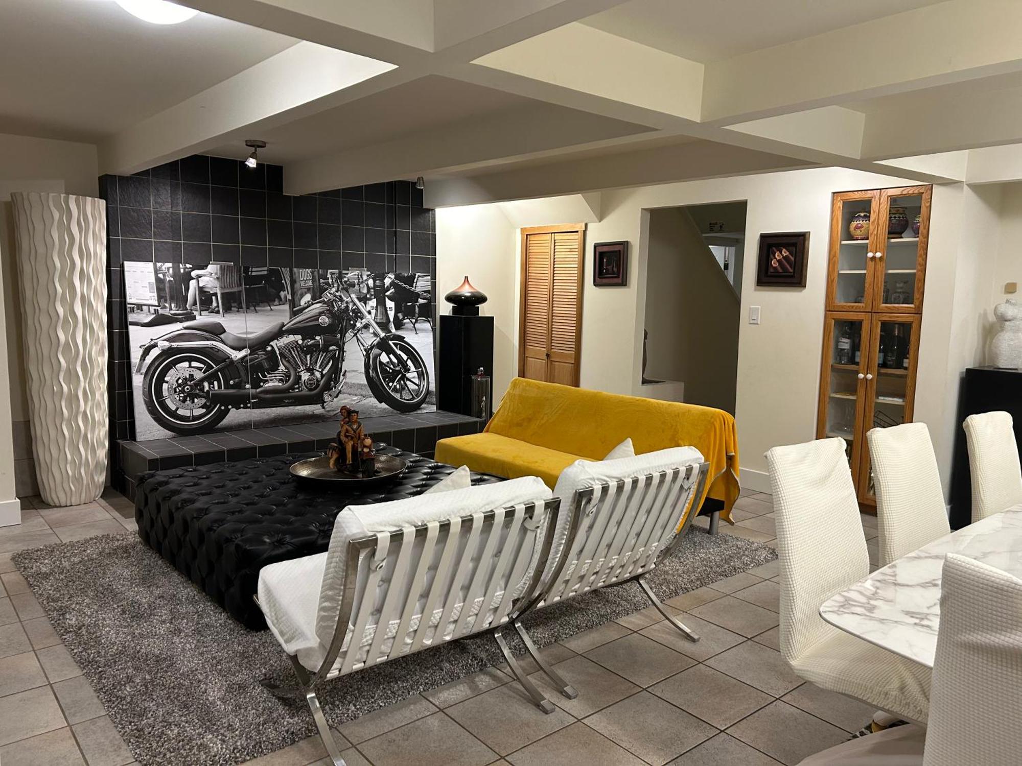 Cypress: Private Bedroom/Bathroom/Office, With Shared Pool, Hot Tub North Vancouver Exterior photo
